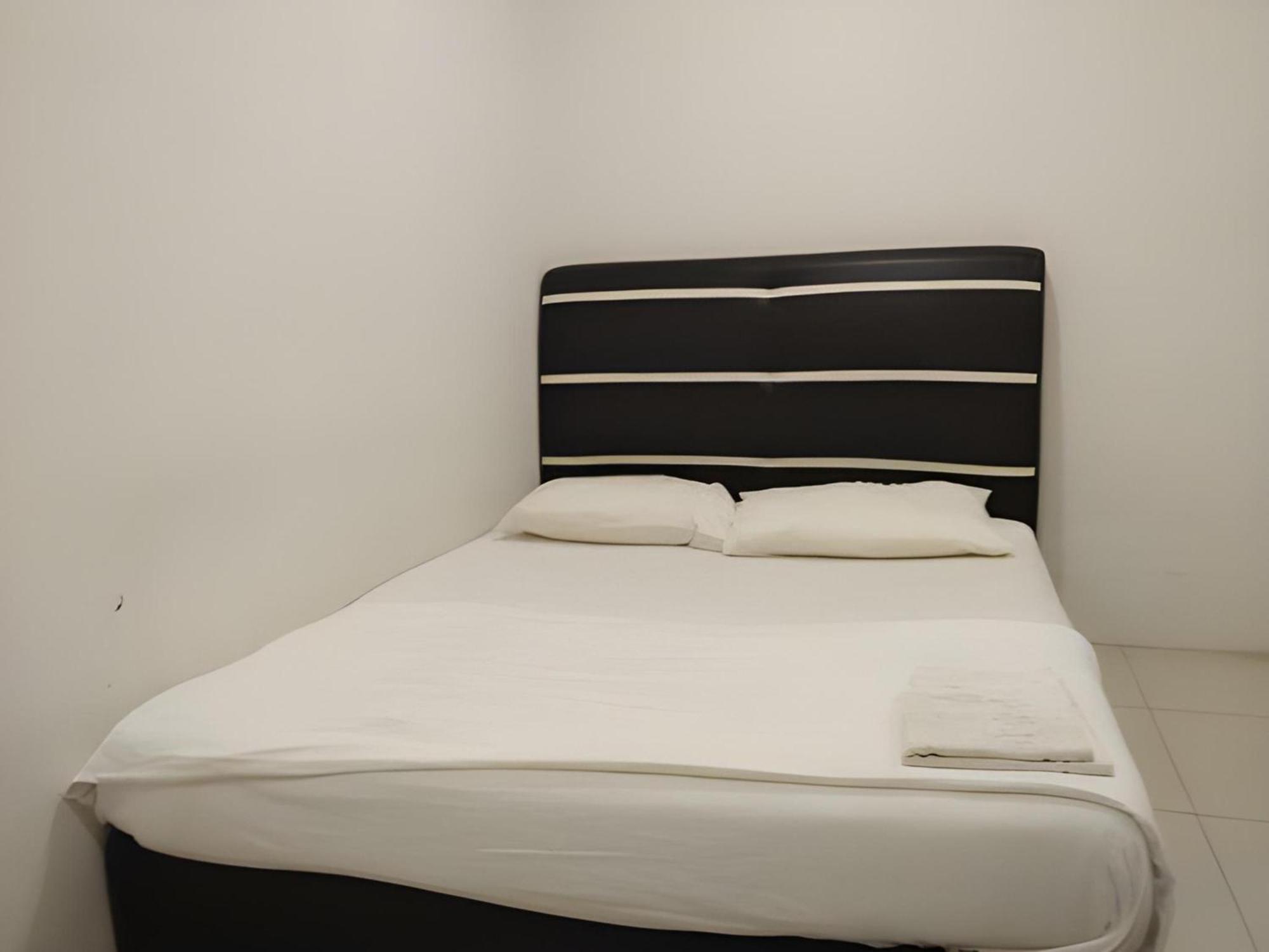 Oyo 90995 Hotel Nk Impian Seri Iskandar Eksteriør bilde