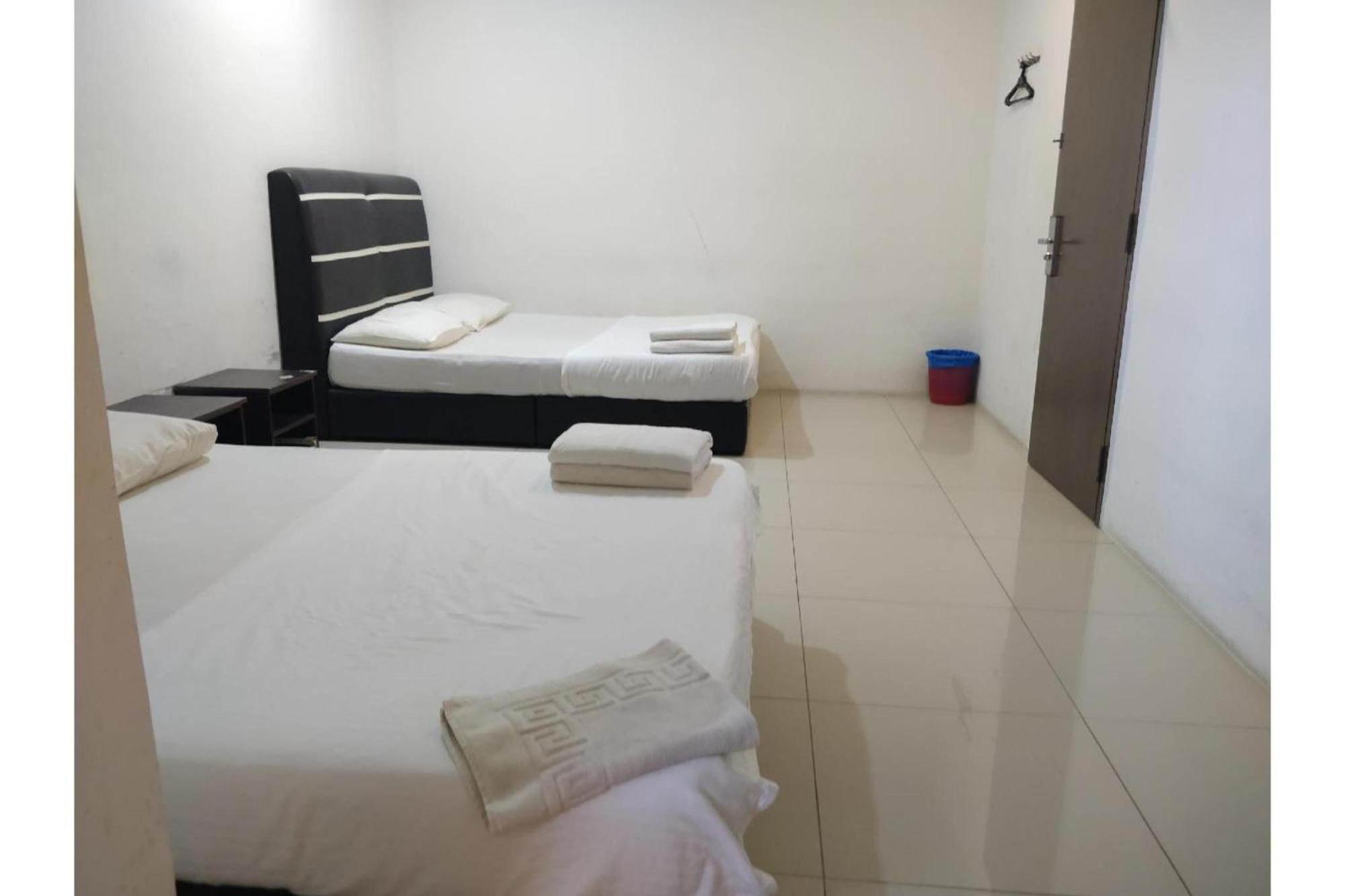 Oyo 90995 Hotel Nk Impian Seri Iskandar Eksteriør bilde